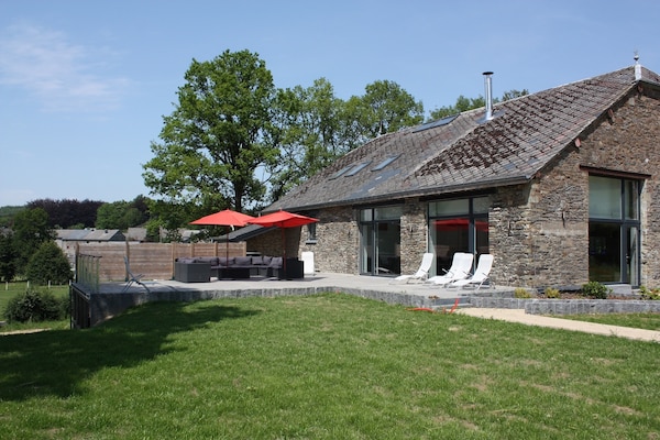 Foto van Vakantiehuis Bovigny met bioscoop - Vakantiehuis in Bovigny - GardenSummer