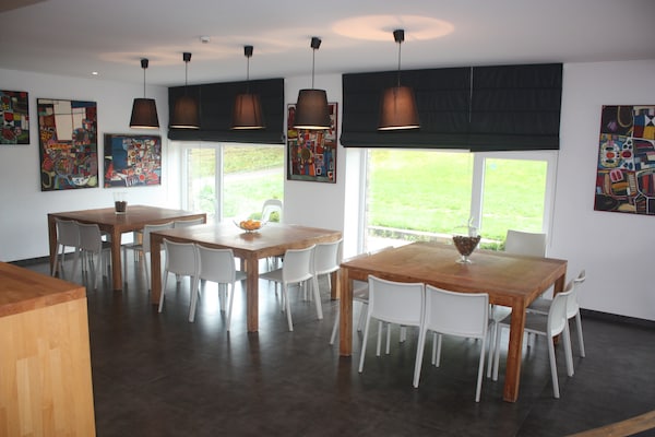 Foto van Vakantiehuis Bovigny met bioscoop - Vakantiehuis in Bovigny - DiningRoom
