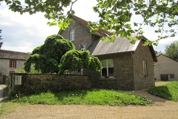 Foto van Vakantiehuis Bovigny met bioscoop - Vakantiehuis in Bovigny - ExteriorSummer