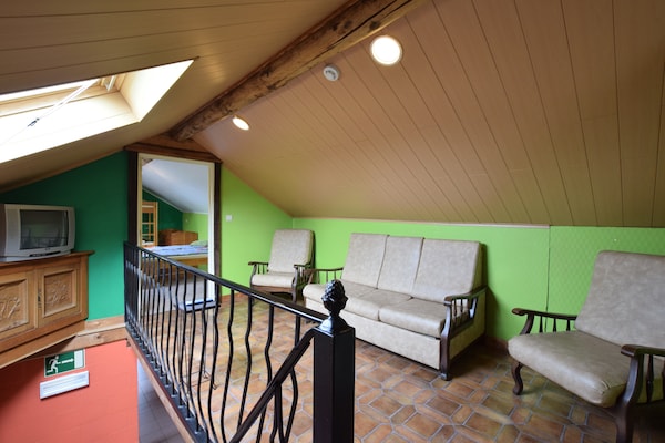 Foto van Huisje in Petite Langlire met bubbelbad - Vakantiehuis in Baraque de Fraiture - Langlire - LivingRoom