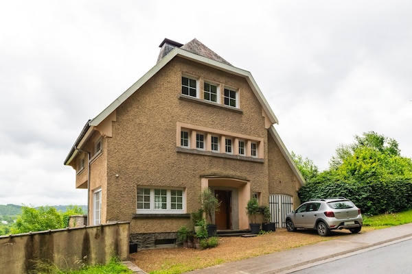 Foto van Rustig huis met kasteelzicht in Bouillon - Vakantiehuis in Bouillon - ExteriorSummer