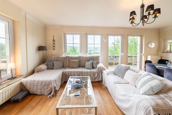 Foto van Rustig huis met kasteelzicht in Bouillon - Vakantiehuis in Bouillon - LivingRoom