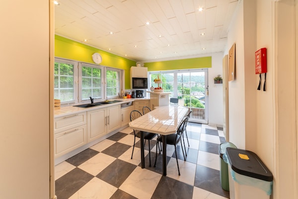 Foto van Rustig huis met kasteelzicht in Bouillon - Vakantiehuis in Bouillon - DiningRoom