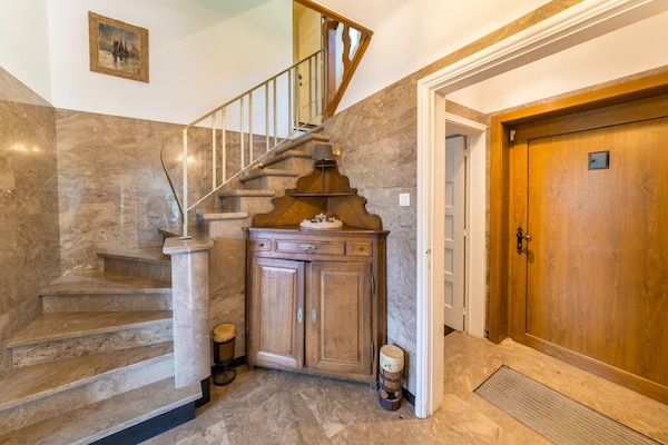 Foto van Rustig huis met kasteelzicht in Bouillon - Vakantiehuis in Bouillon - Landing