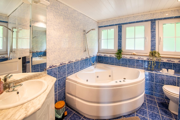 Foto van Rustig huis met kasteelzicht in Bouillon - Vakantiehuis in Bouillon - BathRoom