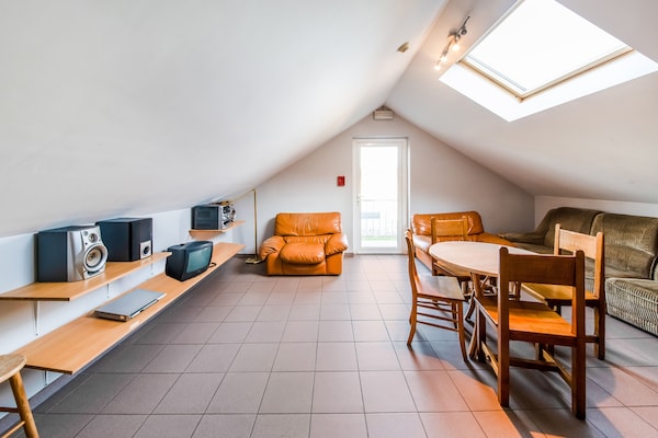 Foto van Rustiek landgoed met sauna - Vakantiehuis in Ambly - DiningRoom
