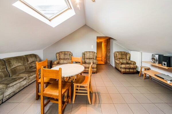 Foto van Rustiek landgoed met sauna - Vakantiehuis in Ambly - DiningRoom