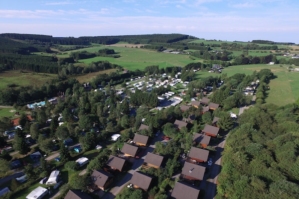 Foto van Chalet aan het bos met charme - Vakantiehuis in Dochamps - ExteriorSummer