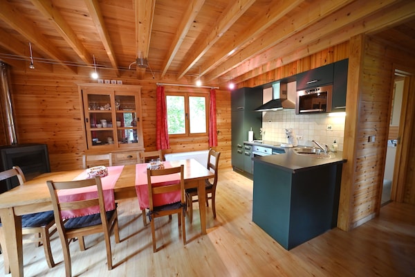 Foto van Chalet in Biron met Sauna en Uitzicht - Vakantiehuis in Biron - Ambiance