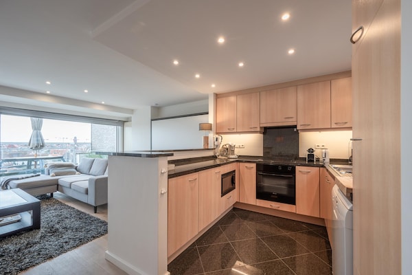 Foto van Stijlvol verblijf aan het Rubensplein - Vakantiehuis in KNOKKE-HEIST - Kitchen