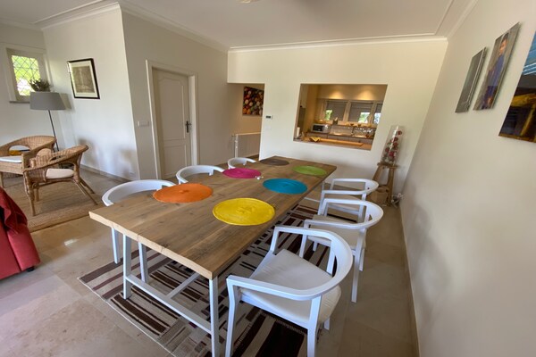 Foto van Familiehuis bij Strand in Gouden Driehoek - Vakantiehuis in KNOKKE-HEIST - DiningRoom