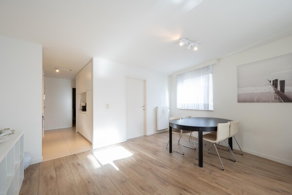Foto van Appartement in Heist bij het Strand - Vakantiehuis in KNOKKE-HEIST - DiningRoom