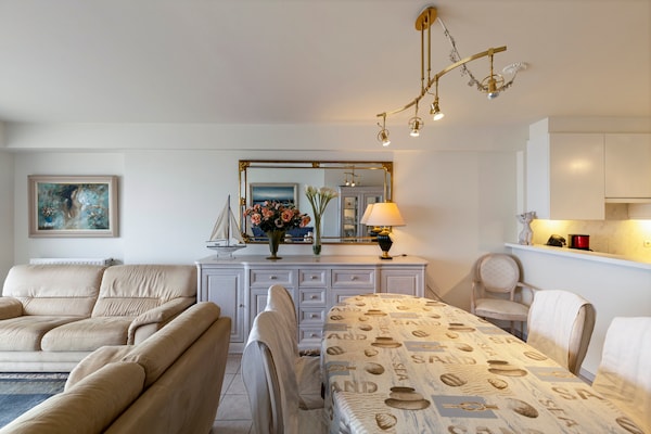Foto van Appartement in Blankenberge met Zeezicht - Vakantiehuis in BLANKENBERGE - LivingRoom