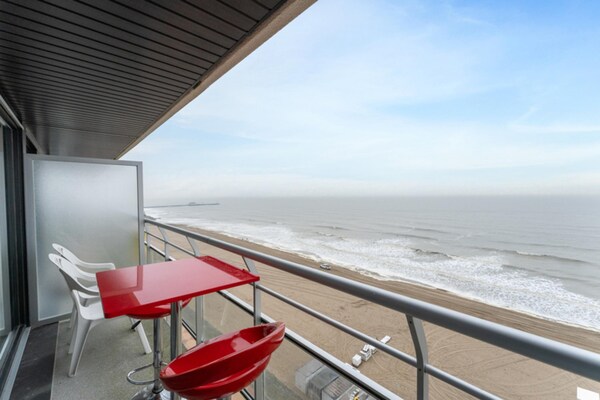 Foto van Studio in Blankenberge bij Strand & Pier - Vakantiehuis in BLANKENBERGE - TerraceBalcony