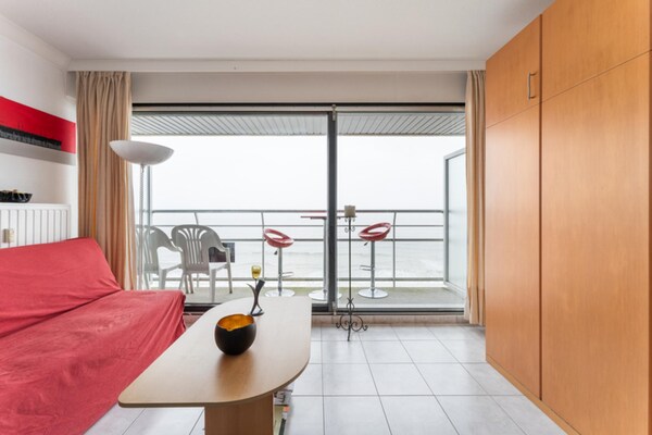 Foto van Studio in Blankenberge bij Strand & Pier - Vakantiehuis in BLANKENBERGE - LivingRoom