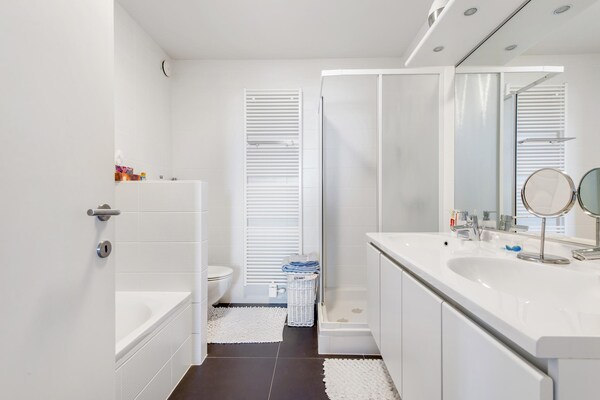 Foto van Appartement attrayant avec vue sur les dunes - Vakantiehuis in Blankenberge - BathRoom