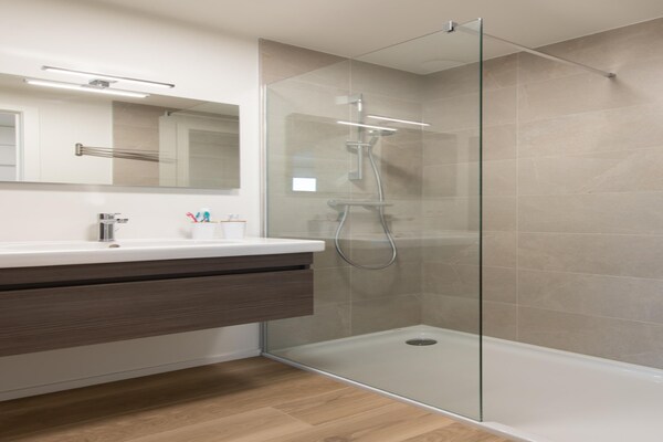 Foto van Stijlvol appartement met terras in Bredene - Vakantiehuis in Bredene - BathRoom