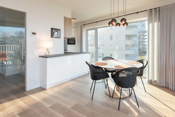 Foto van Stijlvol appartement met terras in Bredene - Vakantiehuis in Bredene - DiningRoom