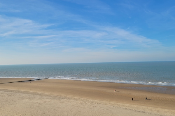 Foto van Op een steenworp afstand van het rustige pad langs de kust. - AreaSummer5KM