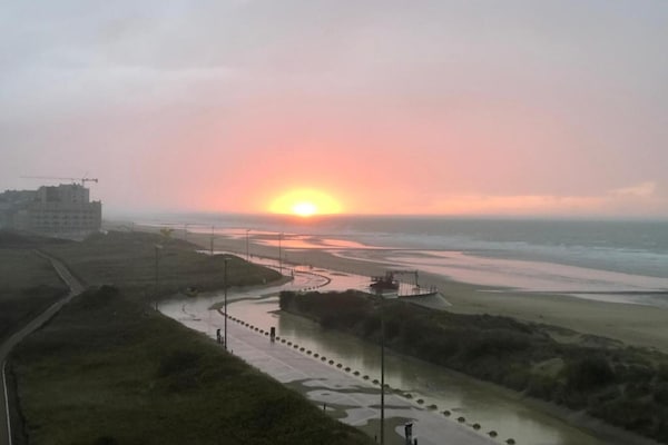 Foto van Op een steenworp afstand van het rustige pad langs de kust. - AreaSummer20KM