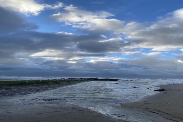 Foto van Op een steenworp afstand van het rustige pad langs de kust. - AreaSummer20KM