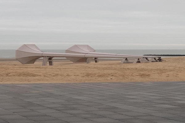 Foto van Op een steenworp afstand van het rustige pad langs de kust. - AreaSummer20KM