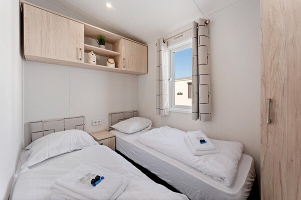 Foto van Comfortabele stacaravan in Middelkerke - Vakantiehuis in Middelkerke - BedRoom