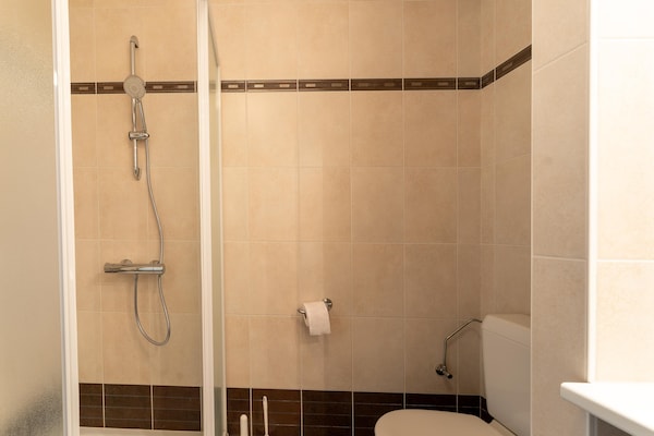 Foto van Helder Kustverblijf in Bredene - Vakantiehuis in Bredene - BathRoom