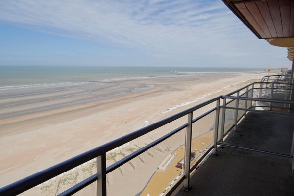 Foto van Kustcomfort met parkeergelegenheid - Vakantiehuis in Nieuwpoort - TerraceBalcony