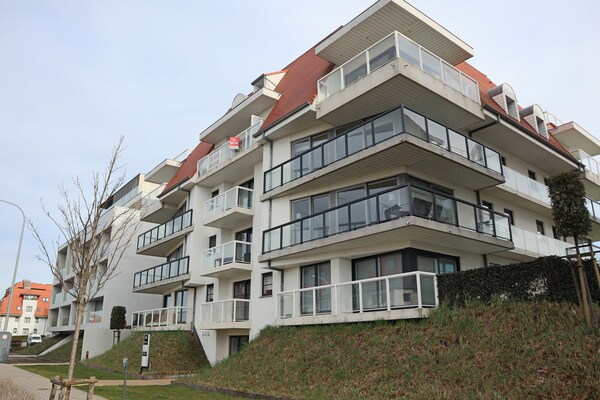 Foto van Appartement in Nieuwpoort met toegang tot zwembad - Vakantiehuis in Nieuwpoort - ExteriorSummer