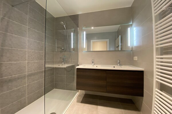 Foto van Appartement in Nieuwpoort met toegang tot zwembad - Vakantiehuis in Nieuwpoort - BathRoom