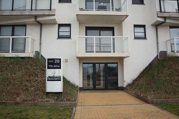 Foto van Appartement in Nieuwpoort met toegang tot zwembad - Vakantiehuis in Nieuwpoort - HallReception