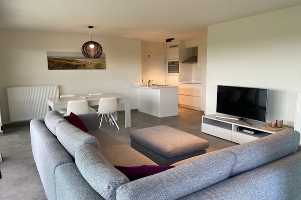 Foto van Appartement in Nieuwpoort met toegang tot zwembad - Vakantiehuis in Nieuwpoort - LivingRoom