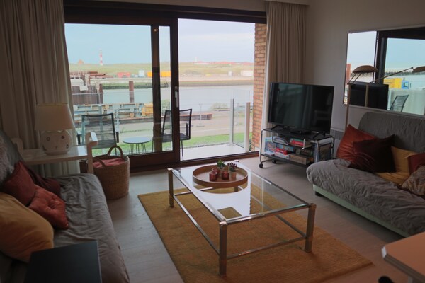 Foto van Appartement in Nieuwpoort vlakbij de jachthaven - Vakantiehuis in Nieuwpoort - LivingRoom