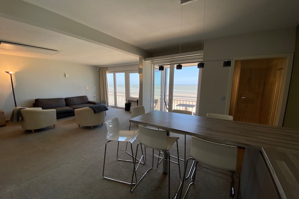 Foto van Appartement in Nieuwpoort-Bad met uitzicht op zee - Vakantiehuis in NIEUWPOORT - LivingRoom