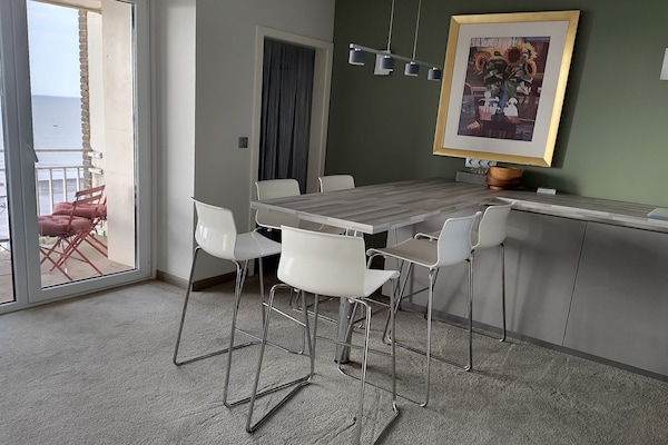 Foto van Appartement in Nieuwpoort-Bad met uitzicht op zee - Vakantiehuis in NIEUWPOORT - DiningRoom