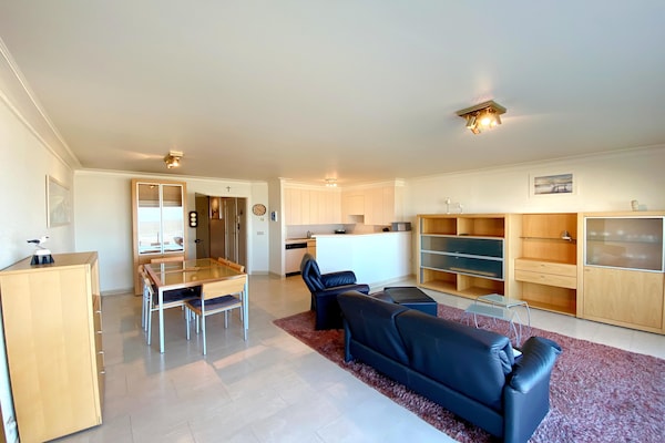 Foto van Appartement met zeezicht op de Zeedijk - Vakantiehuis in NIEUWPOORT - LivingRoom