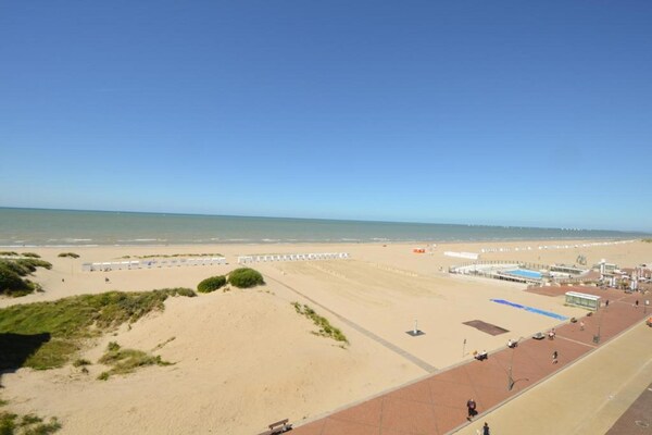 Foto van Appartement in Oostduinkerke met Zeezicht - Vakantiehuis in Oostduinkerke - AreaSummer5KM