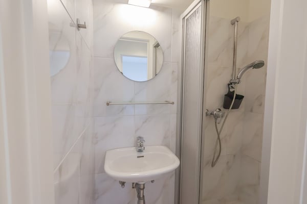 Foto van Appartement bij Belgische kust met terras - Vakantiehuis in OOSTDUINKERKE - BathRoom