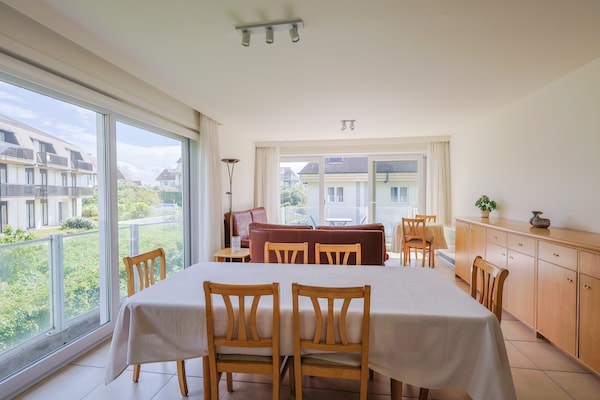 Foto van Appartement bij Belgische kust met terras - Vakantiehuis in OOSTDUINKERKE - DiningRoom