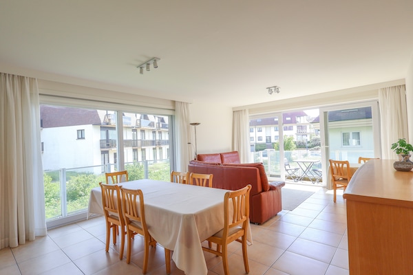 Foto van Appartement bij Belgische kust met terras - Vakantiehuis in OOSTDUINKERKE - DiningRoom
