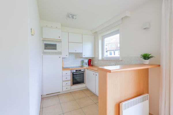 Foto van Appartement bij Belgische kust met terras - Vakantiehuis in OOSTDUINKERKE - Kitchen