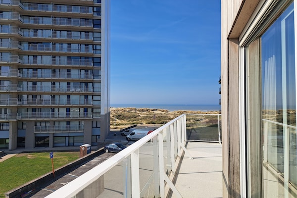 Foto van Appartement met zeezicht in Oostduinkerke - Vakantiehuis in OOSTDUINKERKE - TerraceBalcony