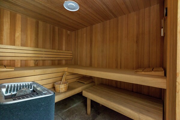 Foto van Villaverblijf met zwembad en sauna - Vakantiehuis in Koksijde - Wellness