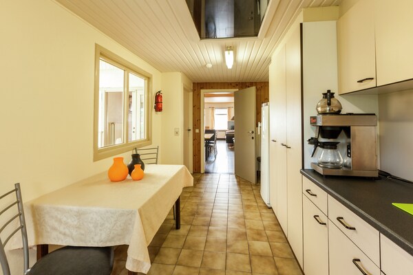 Foto van Landhuis in Kruiskerke bij bos en meer - Vakantiehuis in Kruiskerke - Kitchen