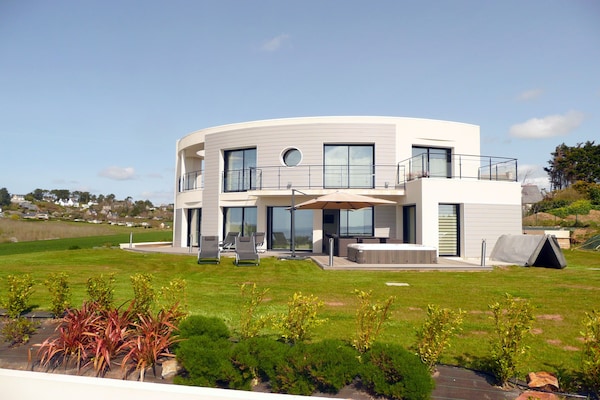 Foto van Villa in Telgruc-sur-Mer met Zeezicht & Jacuzzi - Vakantiehuis in Telgruc-sur-Mer - ExteriorSummer