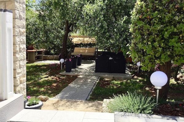 Foto van Appartement in Vir bij Jadro Strand - Vakantiehuis in Vir - GardenSummer