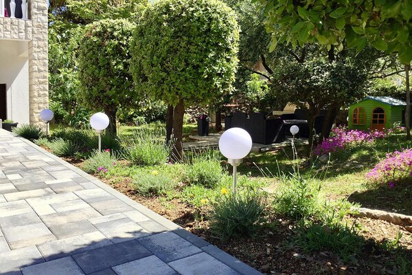 Foto van Appartement in Vir bij Jadro Strand - Vakantiehuis in Vir - GardenSummer