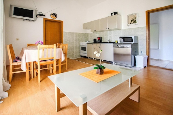 Foto van Appartement in Seline bij Paklenica Park - Vakantiehuis in Seline - DiningRoom