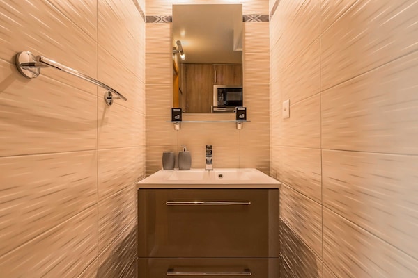 Foto van Appartement moderne - AC-1BR-4P- Genève - Vakantiehuis in Genève - BathRoom